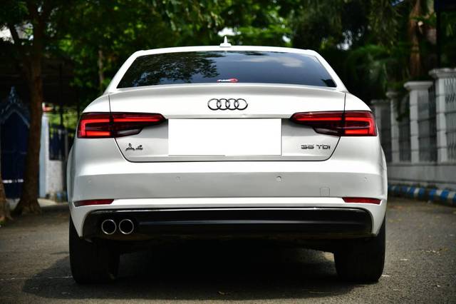 https://images10.gaadi.com/usedcar_image/4551082/original/processed_d5bca2138bee9d2dac77530d1e01fe9e.jpg?imwidth=6402