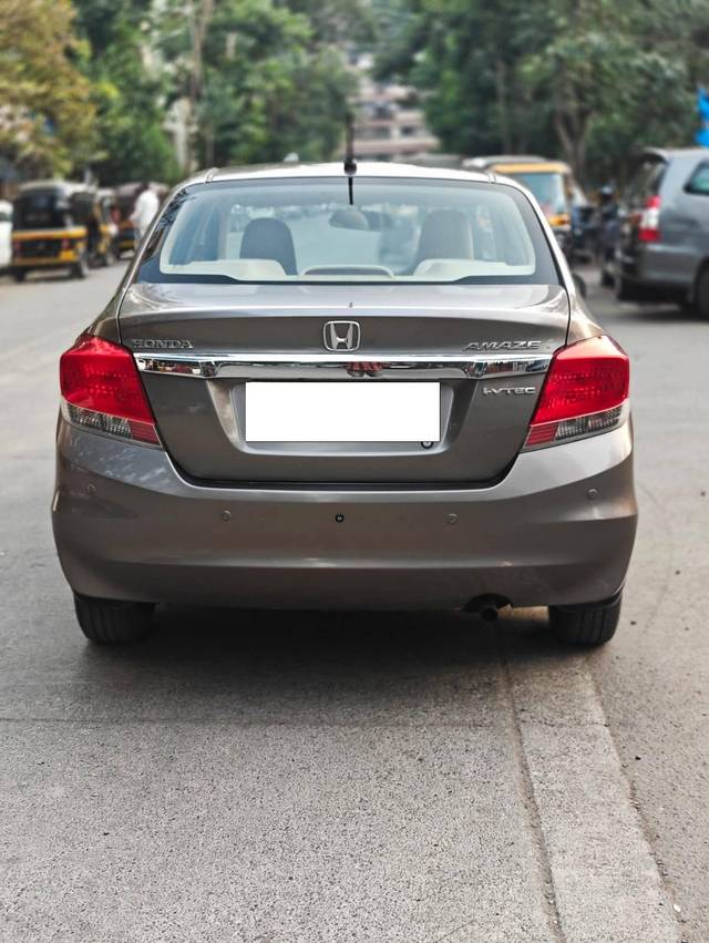 https://images10.gaadi.com/usedcar_image/4551083/original/processed_cffb2c6d43a7ccb867936fff9b80c5de.jpg?imwidth=6402