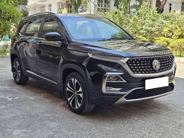 https://images10.gaadi.com/usedcar_image/4551096/original/processed_82fe38352c501ed519fec403e8a11525.jpg?imwidth=6400