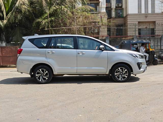 https://images10.gaadi.com/usedcar_image/4551100/original/processed_0e42508c1fa6c3b437ab89514bc745df.jpg?imwidth=6401