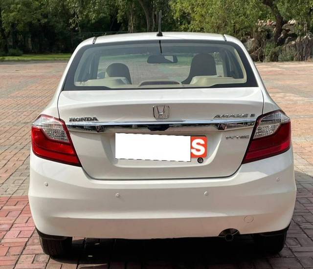 https://images10.gaadi.com/usedcar_image/4551112/original/processed_1d639753a413ba9f0085873da949a464.jpg?imwidth=6402