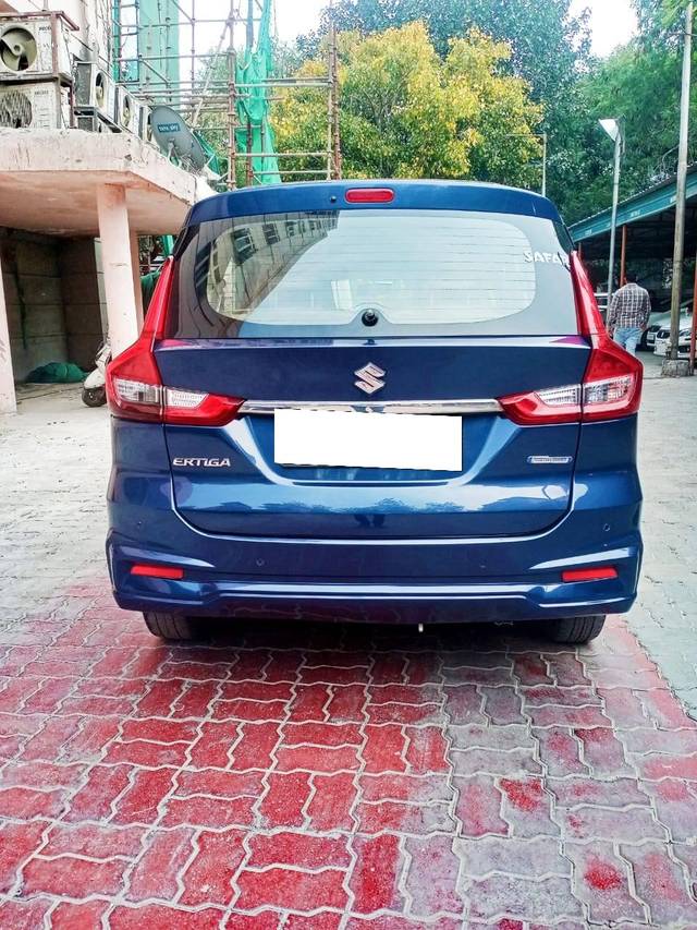 https://images10.gaadi.com/usedcar_image/4551184/original/processed_93fa702f53224bbcdf3865bb33912bae.jpg?imwidth=6401