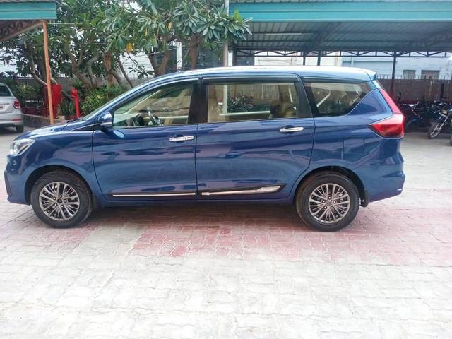 https://images10.gaadi.com/usedcar_image/4551184/original/processed_eefa7b56ba4d38335c32e87db9271d48.jpg?imwidth=6402