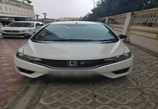https://images10.gaadi.com/usedcar_image/4551191/original/12de4cd0-fa53-48ce-8856-88c7f96a45ec.?imwidth=6402
