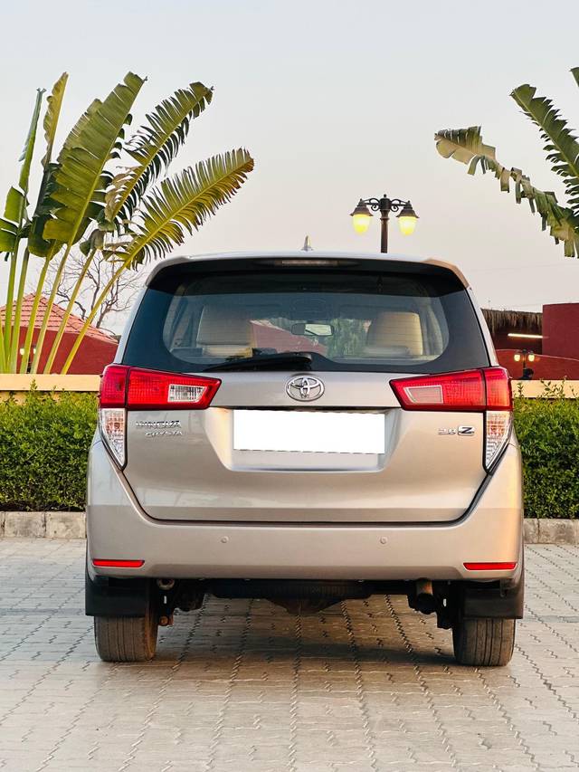 https://images10.gaadi.com/usedcar_image/4551201/original/processed_1aee72f781d56090ffcf956f714d2948.jpg?imwidth=6402