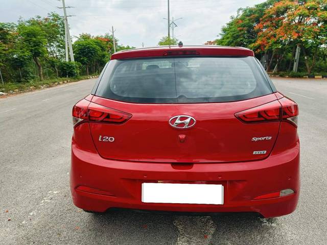 https://images10.gaadi.com/usedcar_image/4551203/original/processed_9404406d1c86a360e1ee72725ccf96ba.jpg?imwidth=6402