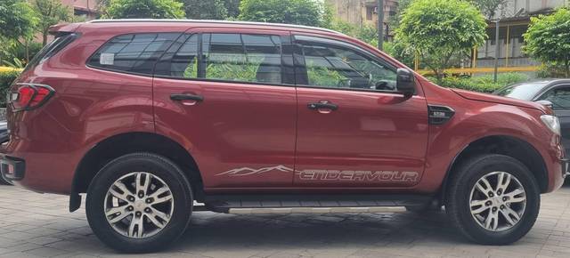 https://images10.gaadi.com/usedcar_image/4551204/original/processed_8e347618d4d1b7acbaef1ac10f5d1e64.jpeg?imwidth=6401