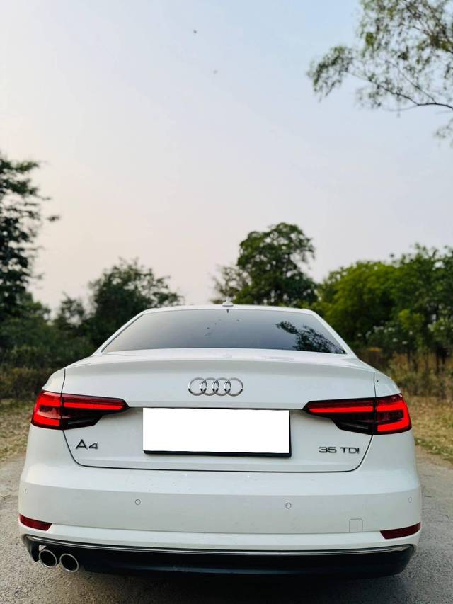 https://images10.gaadi.com/usedcar_image/4551205/original/processed_fb55f4dec6689ef18a37b59aa67b4ccb.jpeg?imwidth=6401