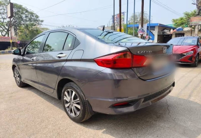 https://images10.gaadi.com/usedcar_image/4551206/original/4955975c-84ae-46b5-8a1e-64d487d413d6.?imwidth=6400