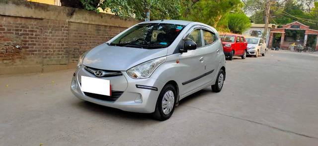 https://images10.gaadi.com/usedcar_image/4551215/original/processed_344eb789dbe96612a08d79a75cf4d6a1.jpg?imwidth=6401