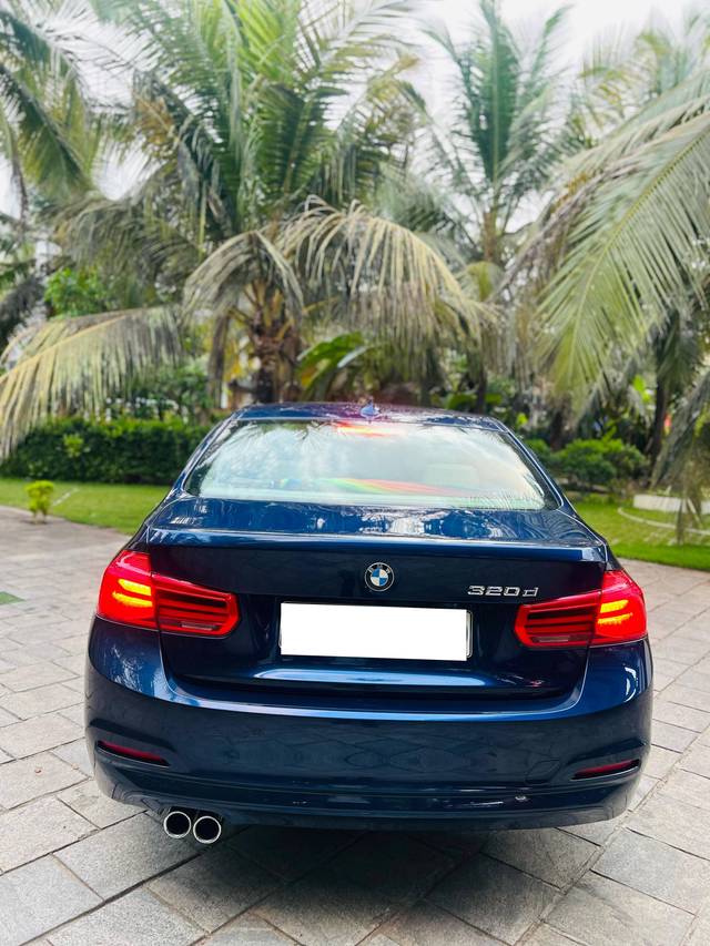 https://images10.gaadi.com/usedcar_image/4551219/original/processed_c43f42a3313edd3adda09b6b80016f70.jpg?imwidth=6401