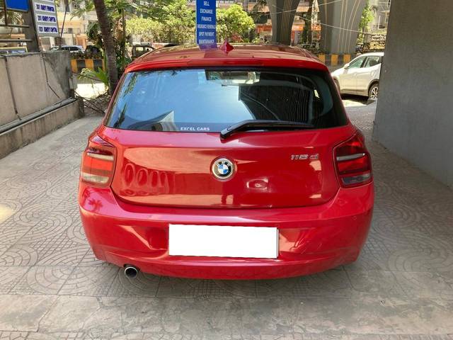 https://images10.gaadi.com/usedcar_image/4551226/original/processed_f80801fb7e51102bde3d01605431105b.jpg?imwidth=6402