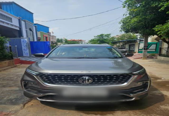 https://images10.gaadi.com/usedcar_image/4551236/original/ee5cdc5a-8c09-47f5-8c52-e32bf6377a2e.?imwidth=6400
