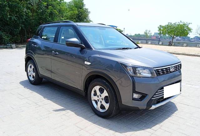 https://images10.gaadi.com/usedcar_image/4551238/original/processed_12636b46c318c475f9dac116fc0259a3.jpg?imwidth=6400