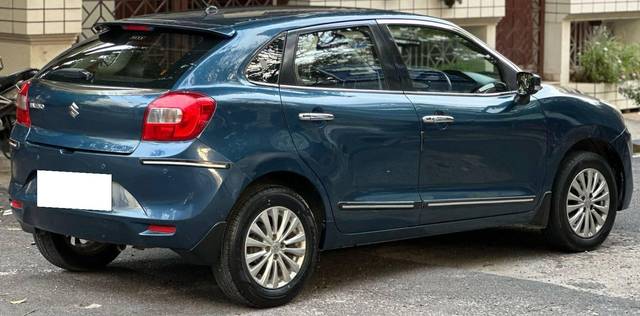 https://images10.gaadi.com/usedcar_image/4551254/original/processed_80810a3fc41ee594eb3686b0126bba54.jpg?imwidth=6402