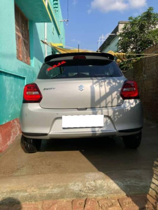 https://images10.gaadi.com/usedcar_image/4551255/original/processed_970e9b7e-2687-4366-ae77-787ece389966.jpg?imwidth=6401