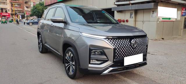 https://images10.gaadi.com/usedcar_image/4551257/original/processed_285de5c6-7425-40b2-b6b2-0382009701cc.jpg?imwidth=6400