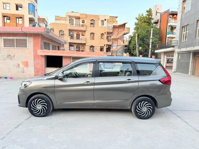 https://images10.gaadi.com/usedcar_image/4551262/original/1be3942c9ad0289f0495963b33a44b9e.jpg?imwidth=6402