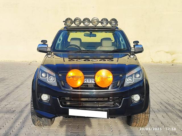https://images10.gaadi.com/usedcar_image/4551269/original/processed_24872b3d77ba055ccadfc64cfca74b91.jpeg?imwidth=6400