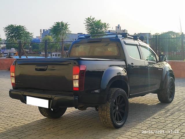 https://images10.gaadi.com/usedcar_image/4551269/original/processed_331cea9442460f3740424b9f05d7d06a.jpeg?imwidth=6401