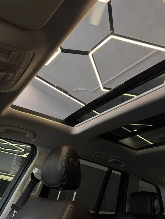 https://images10.gaadi.com/usedcar_image/4551274/original/f600629b149df19ad8be7f5f42ceef11.jpg?imwidth=6402