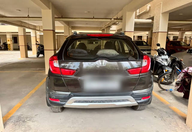 https://images10.gaadi.com/usedcar_image/4551284/original/784806fa-b950-4dee-8273-72f1170fb76e.?imwidth=6401