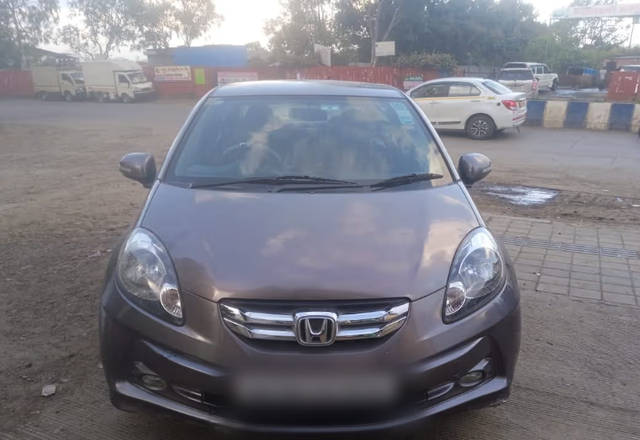 https://images10.gaadi.com/usedcar_image/4551303/original/c77d6dc7-57c8-4c02-acf0-dae9d0e90854.?imwidth=6400