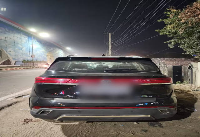 https://images10.gaadi.com/usedcar_image/4551305/original/22de7c72-0ae3-46da-8d4f-68a28f66cf8b.?imwidth=6401