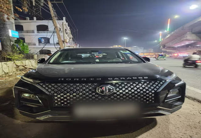 https://images10.gaadi.com/usedcar_image/4551305/original/fb7a4ecf-58d5-4bf3-bd88-3f1129c772b9.?imwidth=6400