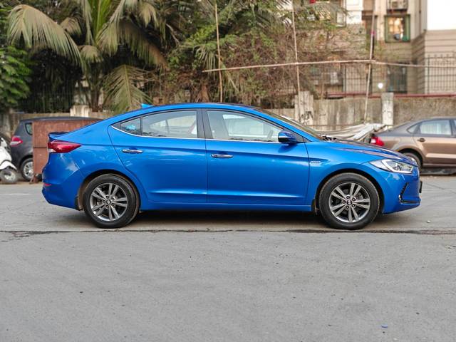 https://images10.gaadi.com/usedcar_image/4551326/original/5466750cd7dcbbf73fe29d4360b5bb8e.jpg?imwidth=6401