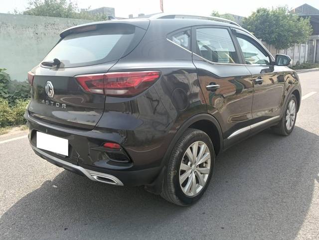 https://images10.gaadi.com/usedcar_image/4551332/original/processed_e12e79a2685957c895173ebc91106df8.jpg?imwidth=6402