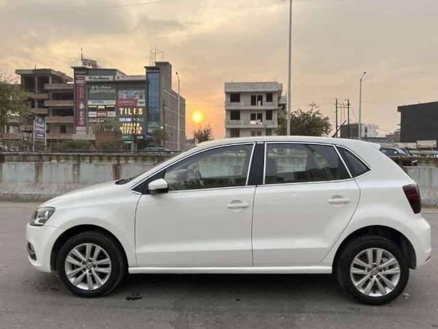 https://images10.gaadi.com/usedcar_image/4551343/original/processed_068047721f7cd61885825807c9384ecf.jpg?imwidth=6402