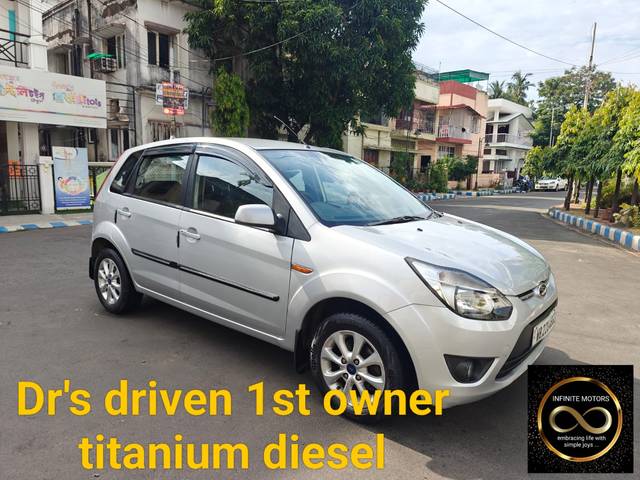https://images10.gaadi.com/usedcar_image/4551344/original/63e380f1a4120a94665ff0325d85f15d.jpg?imwidth=6400