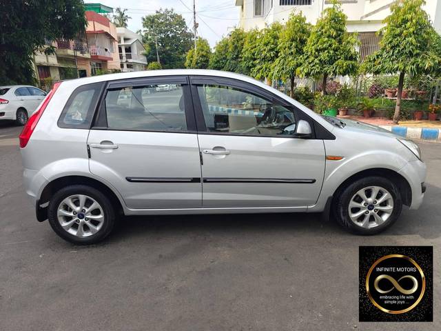 https://images10.gaadi.com/usedcar_image/4551344/original/processed_cdaf888547c5a50bfb7104273352b53b.jpg?imwidth=6401