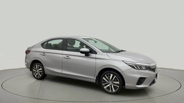 https://images10.gaadi.com/usedcar_image/4551361/original/595e6b99f9e6651a41409e06d65ce34c.jpg?imwidth=6400