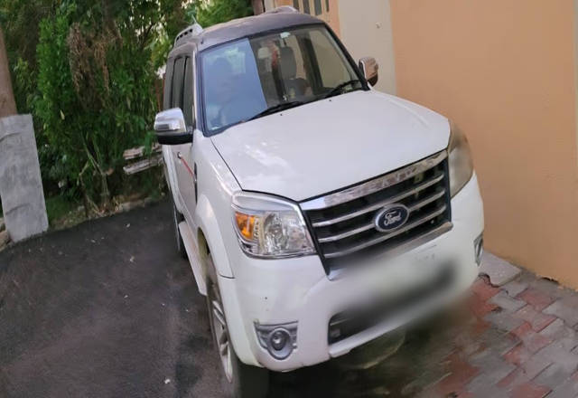https://images10.gaadi.com/usedcar_image/4551362/original/5c0523e3-67b3-4cc5-883b-fae529f1afef.?imwidth=6400