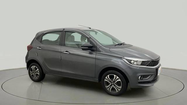 https://images10.gaadi.com/usedcar_image/4551365/original/00e66f73a08ff04be62d1a62ef7c2472.jpg?imwidth=6400