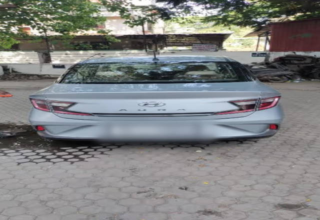 https://images10.gaadi.com/usedcar_image/4551367/original/568ca2f7-86e2-4cdf-a731-4192535be9df.?imwidth=6401