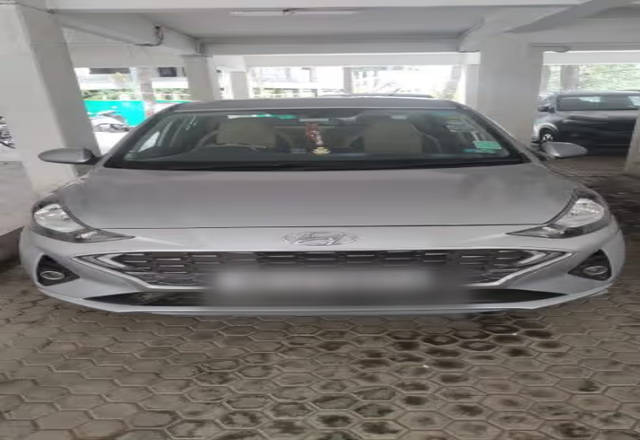 https://images10.gaadi.com/usedcar_image/4551367/original/8f9205db-addc-485a-bfa9-c2d7f0f40f6e.?imwidth=6400