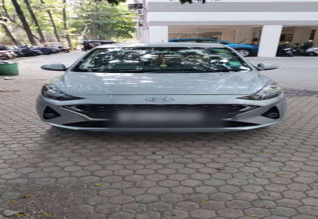 https://images10.gaadi.com/usedcar_image/4551367/original/ee730034-53ab-4465-a114-7a2a2a37fdc0.?imwidth=6402