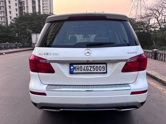 https://images10.gaadi.com/usedcar_image/4551383/original/processed_86ee1e9e2820799e62b81b6da6e50281.jpeg?imwidth=6402