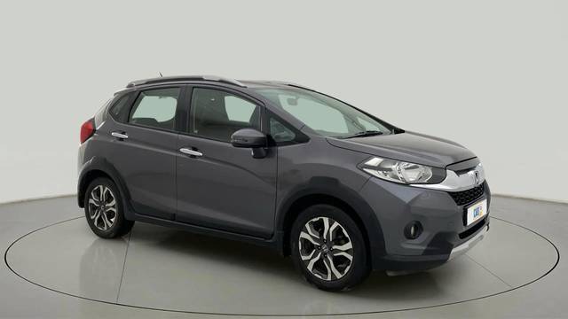 https://images10.gaadi.com/usedcar_image/4551396/original/0ea1867fef1ef4e1cd9ede3597d57f86.jpg?imwidth=6400