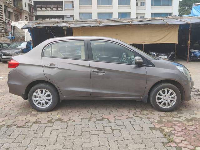 https://images10.gaadi.com/usedcar_image/4551402/original/processed_7dd914eb999faba730785a1da54f26f9.jpeg?imwidth=6401