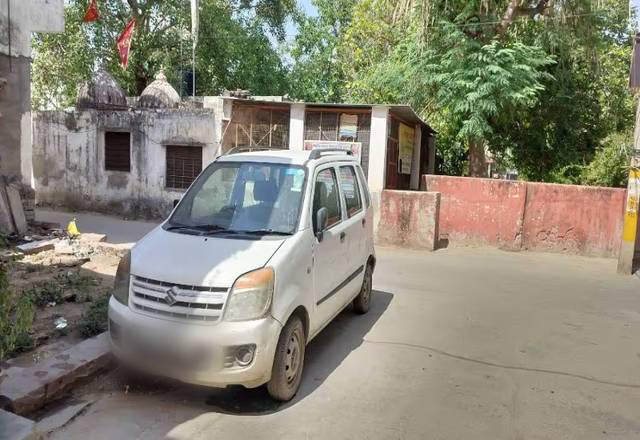 https://images10.gaadi.com/usedcar_image/4551412/original/2e1366e7-7a44-42c0-a251-7254f74c0262.?imwidth=6402