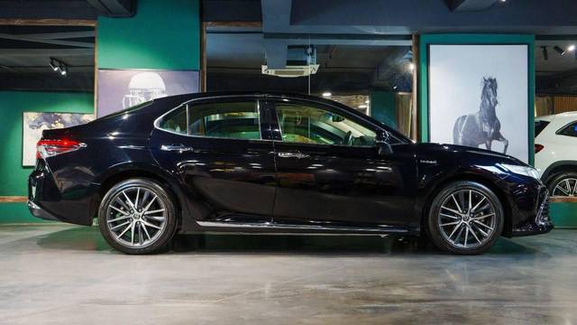 https://images10.gaadi.com/usedcar_image/4551417/original/processed_e09949f3a6fa9699ab54b22a41439c00.jpeg?imwidth=6401