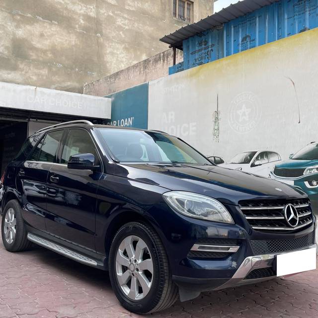 https://images10.gaadi.com/usedcar_image/4551436/original/processed_8eced4cac6c1637a8afe931f23371782.jpg?imwidth=6400