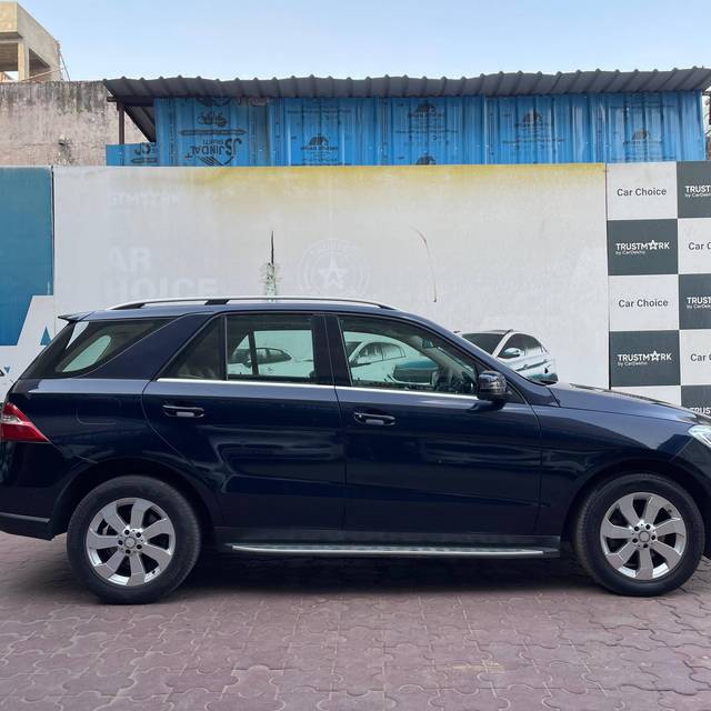https://images10.gaadi.com/usedcar_image/4551436/original/processed_b3e80b19df60b60e680da9d8919da96d.jpg?imwidth=6401
