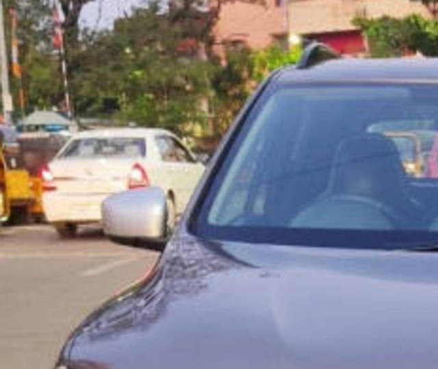 https://images10.gaadi.com/usedcar_image/4551486/original/processed_e19c7178b0abb18208a5f45d9ee5fe15.png?imwidth=6400
