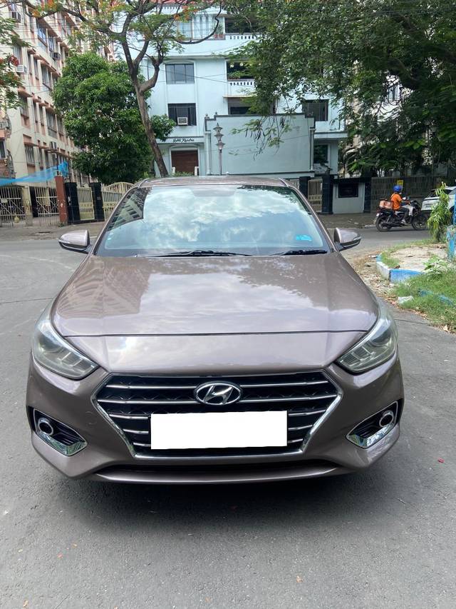 https://images10.gaadi.com/usedcar_image/4551496/original/processed_36159cdf8aedcff1f645963fb1437011.jpg?imwidth=6400