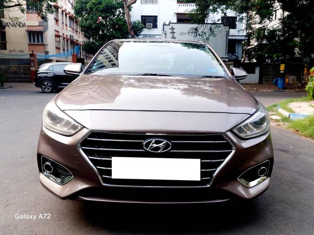 https://images10.gaadi.com/usedcar_image/4551496/original/processed_55f7635e2cdfb4d94d8f93fee8c40862.jpg?imwidth=6400